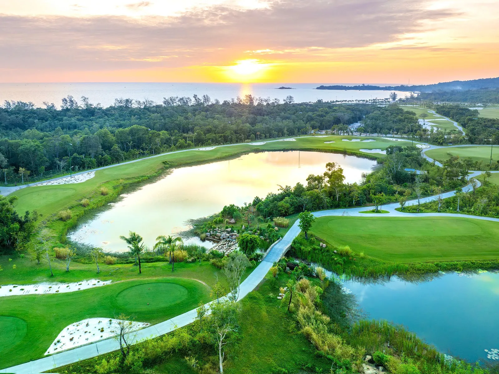 Eschuri Vung Bau Golf Resort