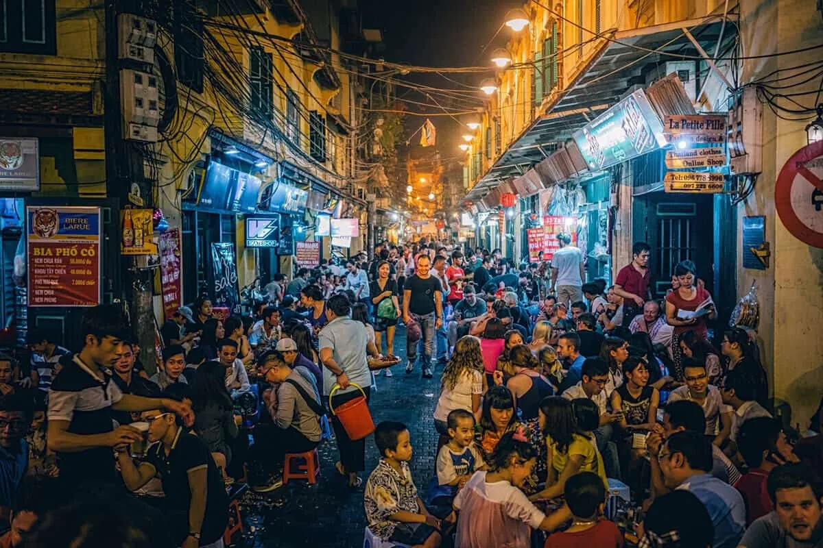 Hanoi Bia Hoi Junction Guided Crawl